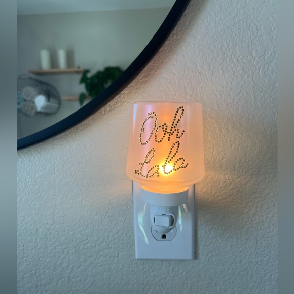 NIB Scentsy Ooh La La mini warmer - Picture 5 of 5